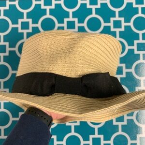 Fashionable summer hat👒